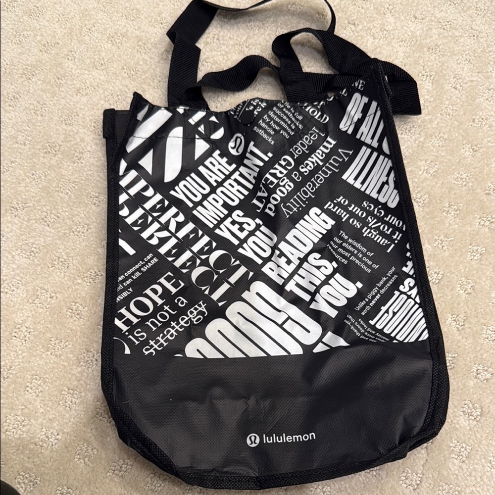 🔴lululemon athletica Black and White Tote Bag
